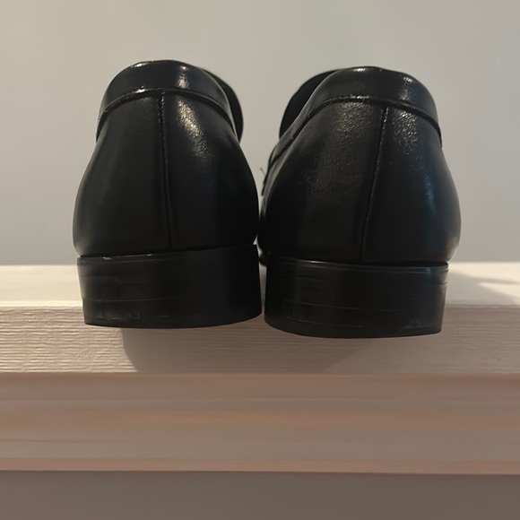 Salvatore Ferragamo Men's Black Leather Loafers - Picture 4 of 8